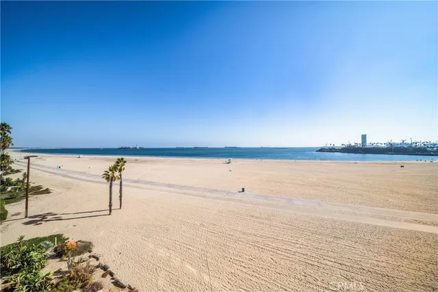 $579,000 | 1140 East Ocean Boulevard, Unit 220, Long Beach, CA 90802