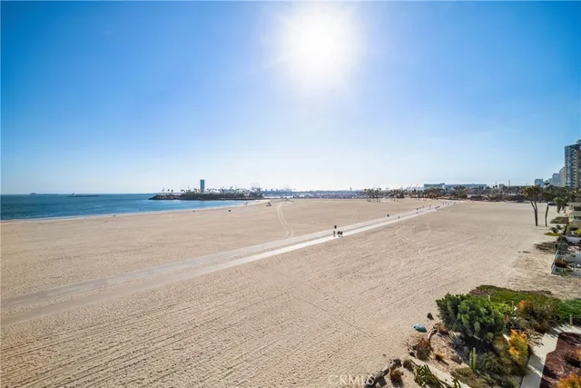 $579,000 | 1140 East Ocean Boulevard, Unit 220, Long Beach, CA 90802