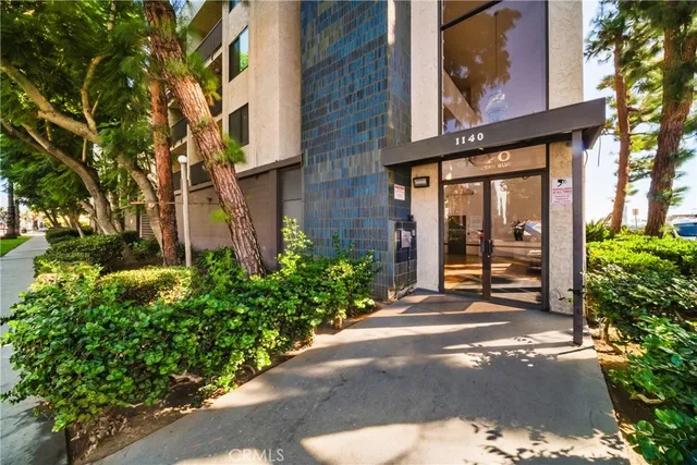 $579,000 | 1140 East Ocean Boulevard, Unit 220, Long Beach, CA 90802