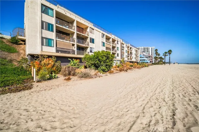 $579,000 | 1140 East Ocean Boulevard, Unit 220, Long Beach, CA 90802