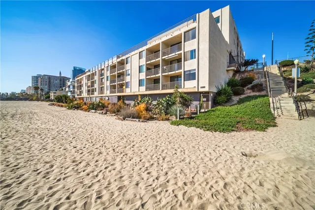 $579,000 | 1140 East Ocean Boulevard, Unit 220, Long Beach, CA 90802