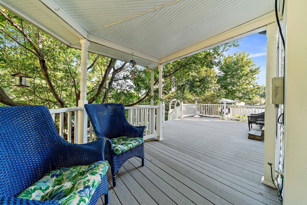19 Pinecliff Road Weymouth, MA 02189 - Photo 4 of 17 Gallery Image 4