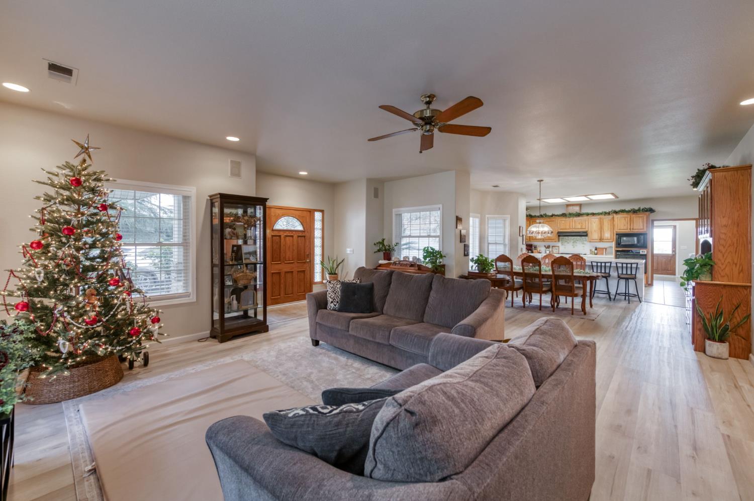 10477 South Henderson Road Fresno, CA 93706 - Photo 13 of 42 Gallery Image 13