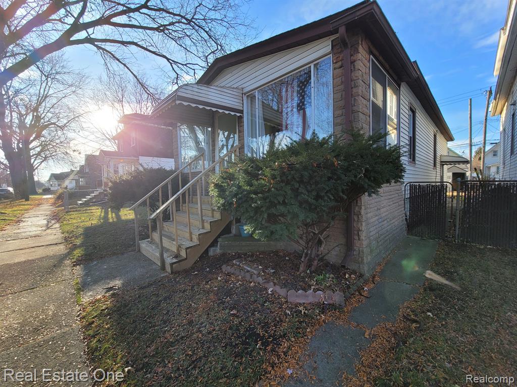 214 Summit Street River Rouge, MI 48218 - Photo 3 of 4