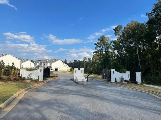 $1,875 | 2439 Sequoia Trail, Evans, GA 30809