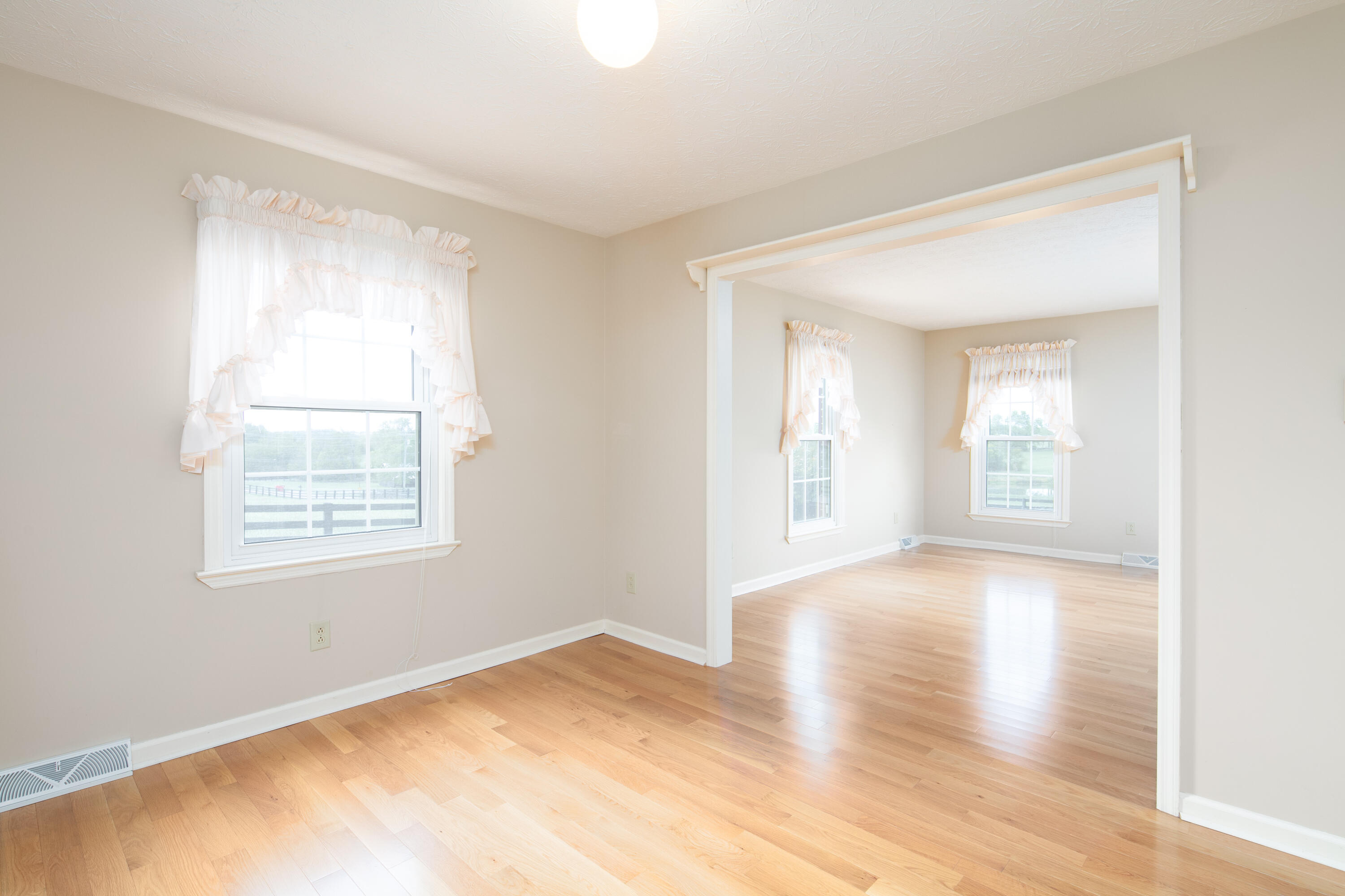4295 Vince Road Nicholasville, KY 40356 - Photo 10 of 33 Dining Room