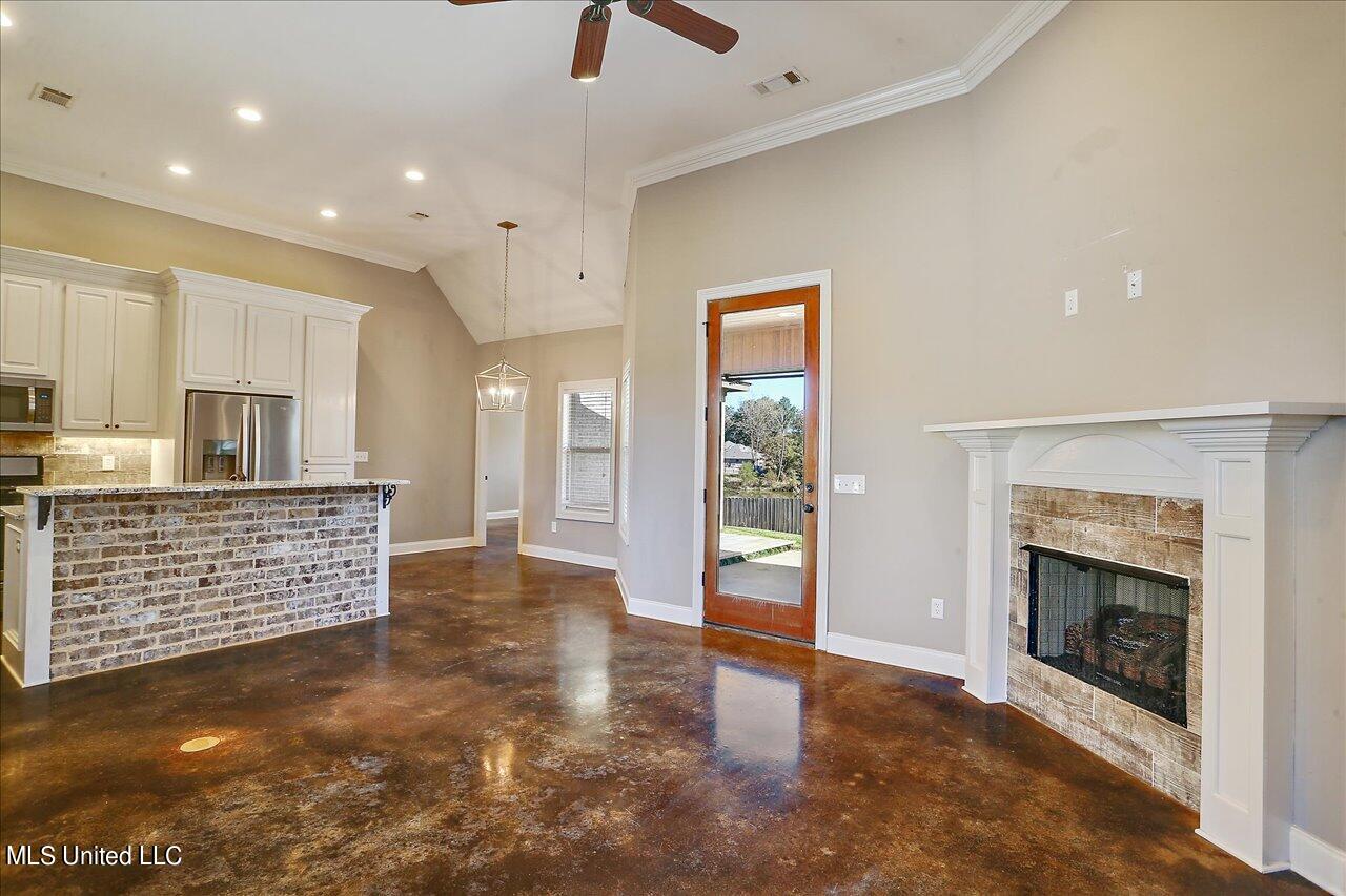 620 Greenfield Ridge Drive East Brandon, MS 39042 - Photo 4 of 25 04-620 Greenfield Ridge Dr