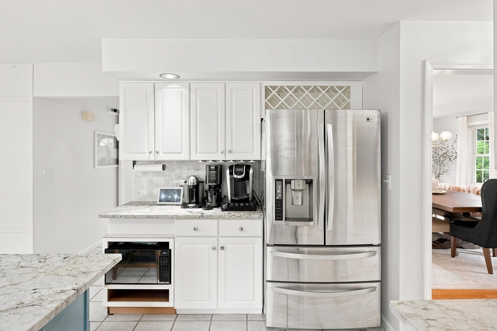 14 Bartlett Road Methuen, MA 01844 - Photo 4 of 42