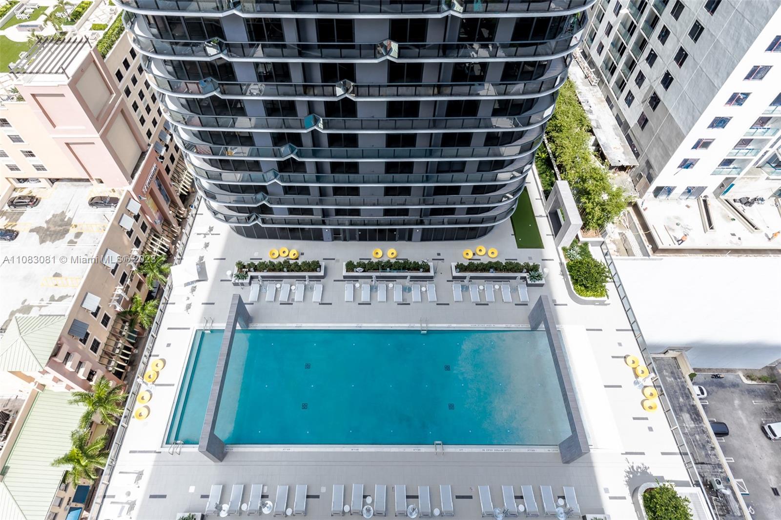 45 Southwest 9th Street, Unit 2207 Miami, FL 33130 - Photo 19 of 31 a view of balcony