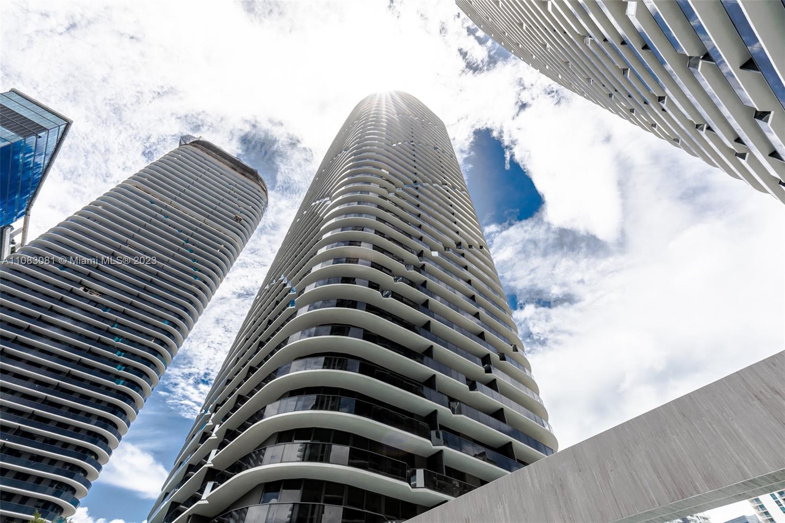 45 Southwest 9th Street, Unit 2207 Miami, FL 33130 - Photo 25 of 31 a view of buildings