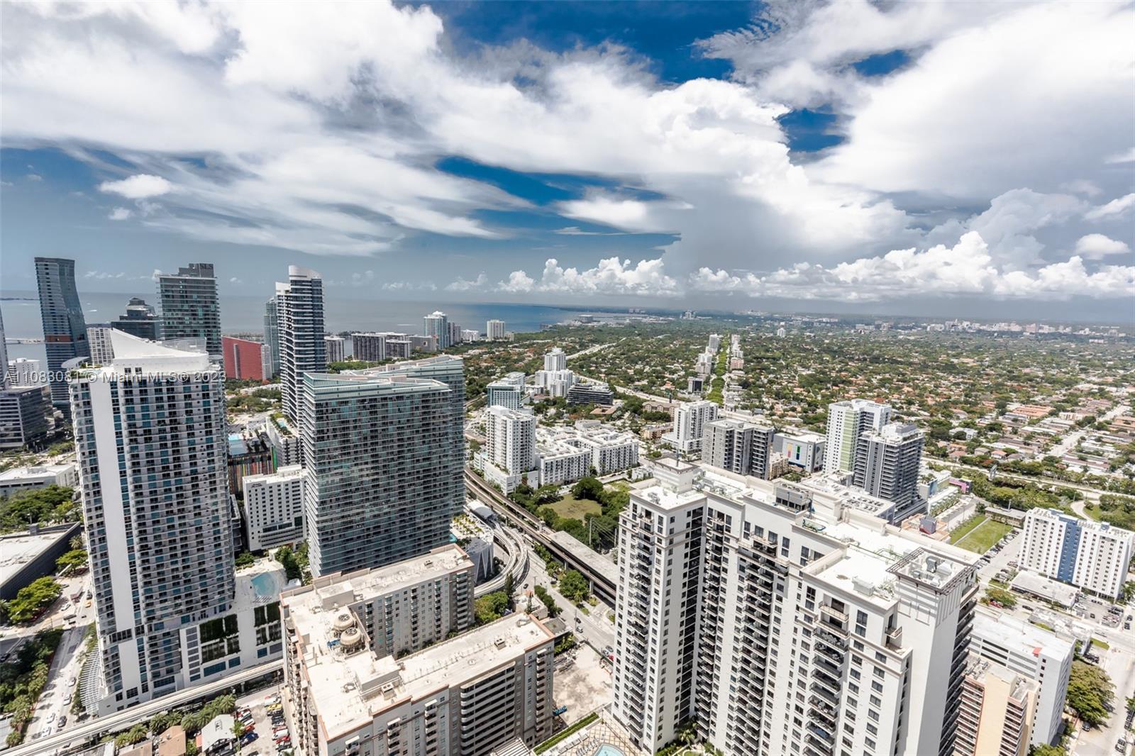 45 Southwest 9th Street, Unit 2207 Miami, FL 33130 - Photo 4 of 31 a view of city with balcony
