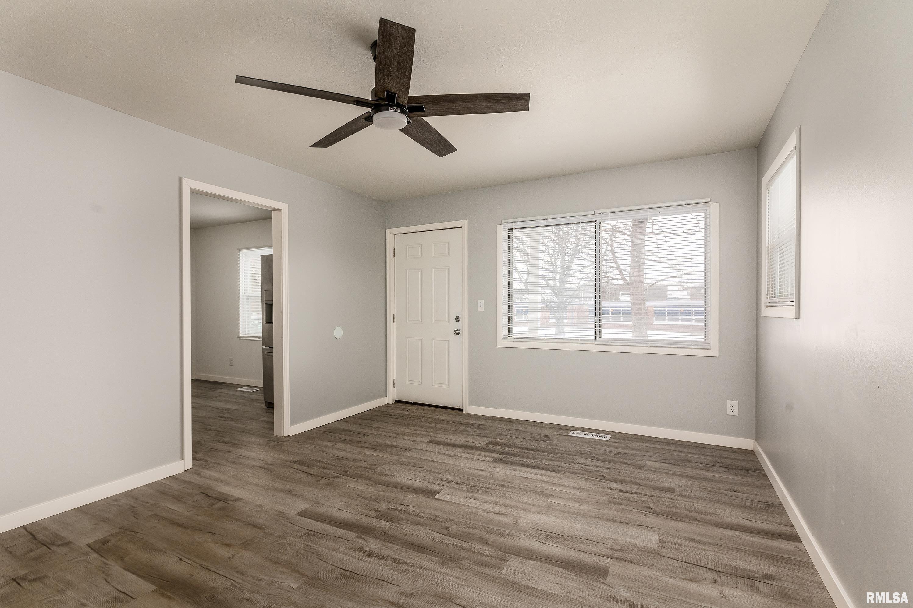 79 Candy Lane Murphysboro, IL 62966 - Photo 2 of 24