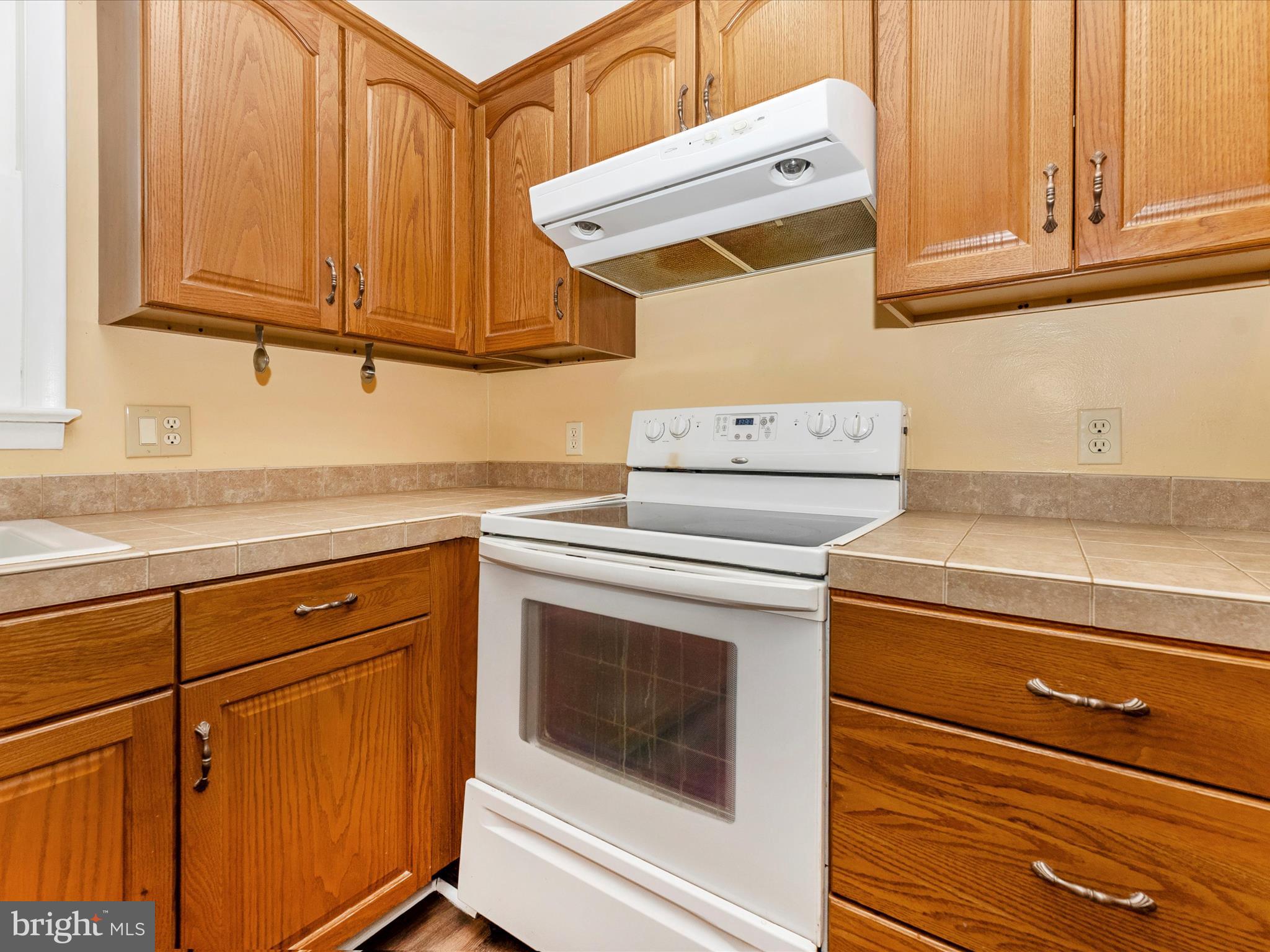 2833 Roderick Road Frederick, MD 21704 - Photo 14 of 41 a utility room with dryer and washer