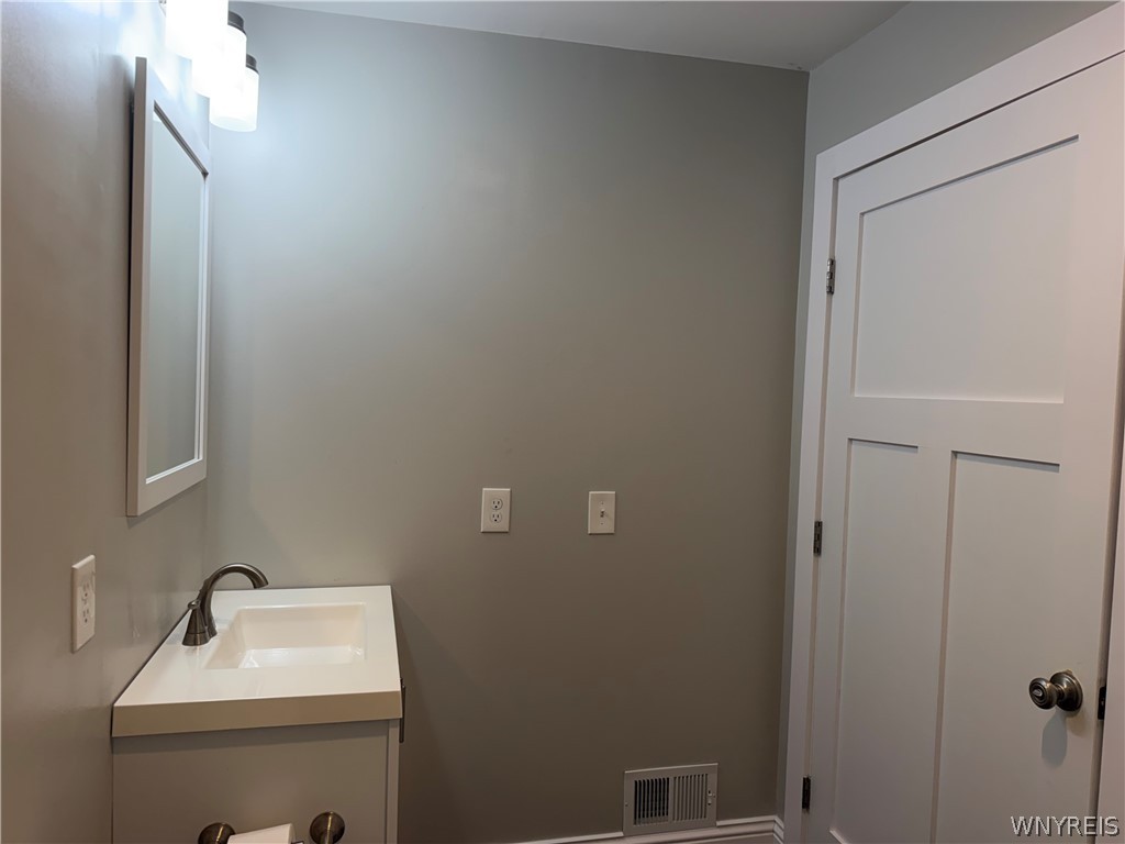 9490 Erie Road Evans, NY 14006 - Photo 15 of 17 Gallery Image 15
