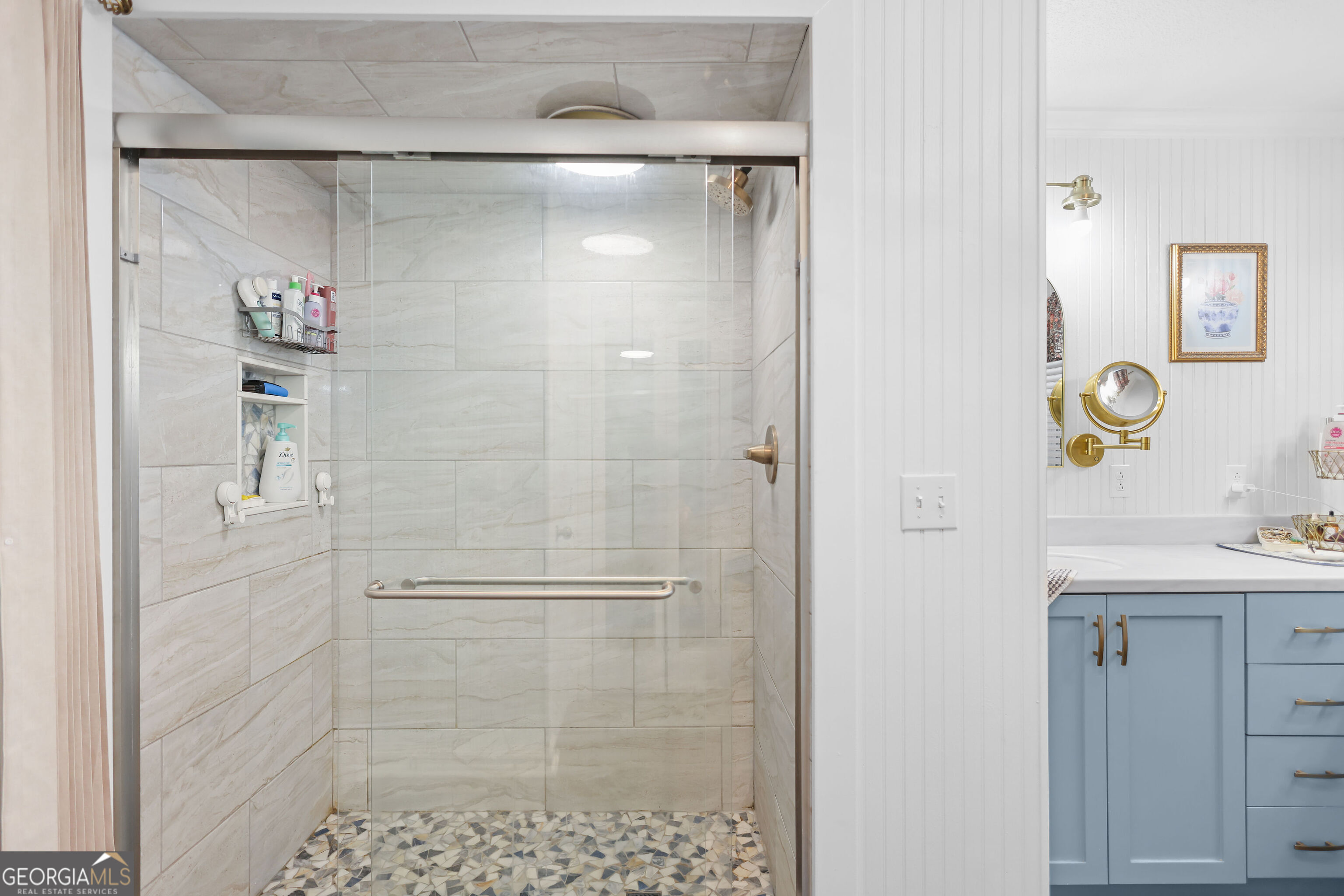 548 South 5th Street Jesup, GA 31545 - Photo 20 of 45 a bathroom with a shower