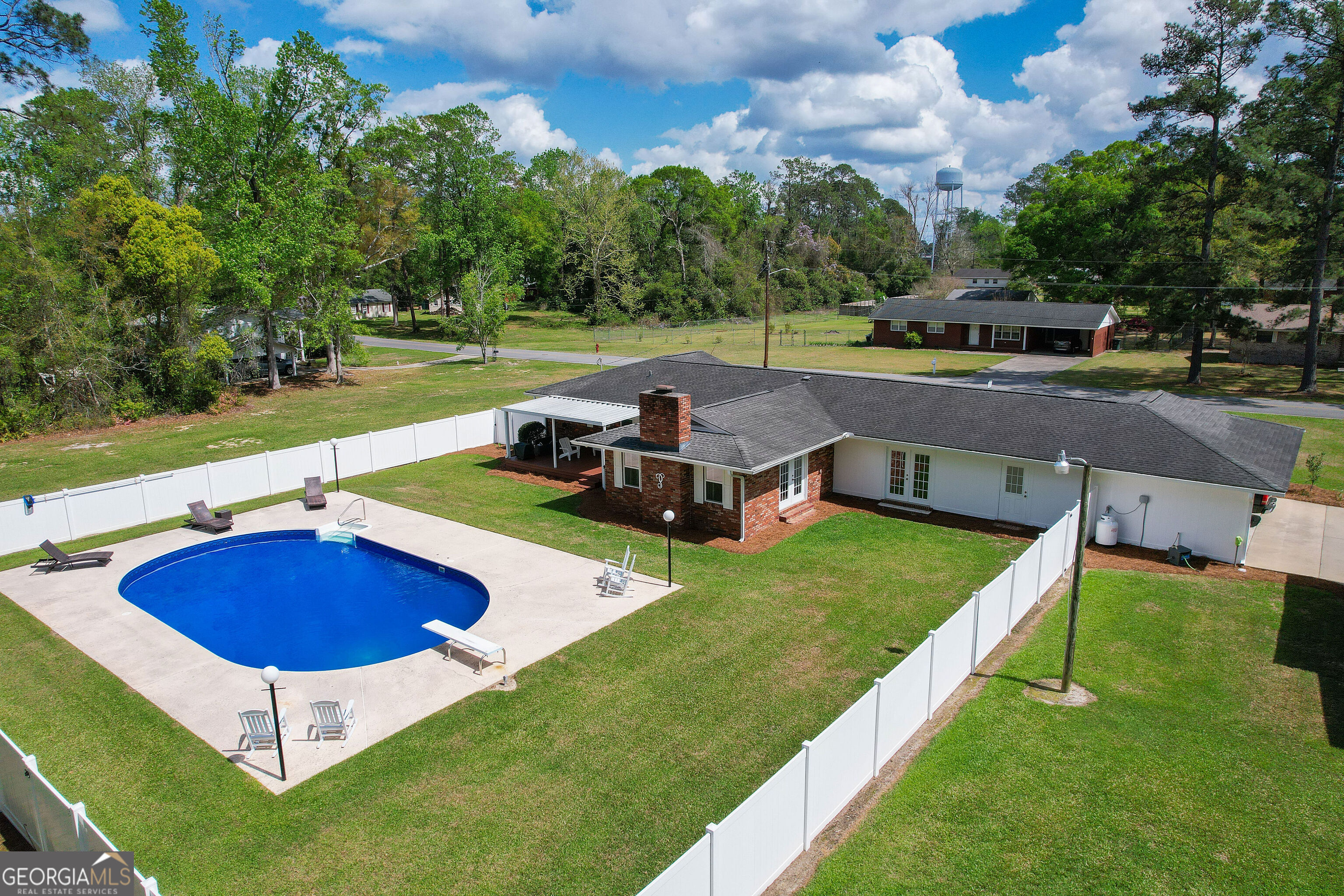 548 South 5th Street Jesup, GA 31545 - Photo 36 of 45 an aerial view of a house having outdoor space