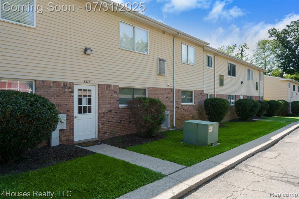 5273 Highland Road, Unit 108 Waterford, MI 48327 - Photo 10 of 39 Gallery Image 10
