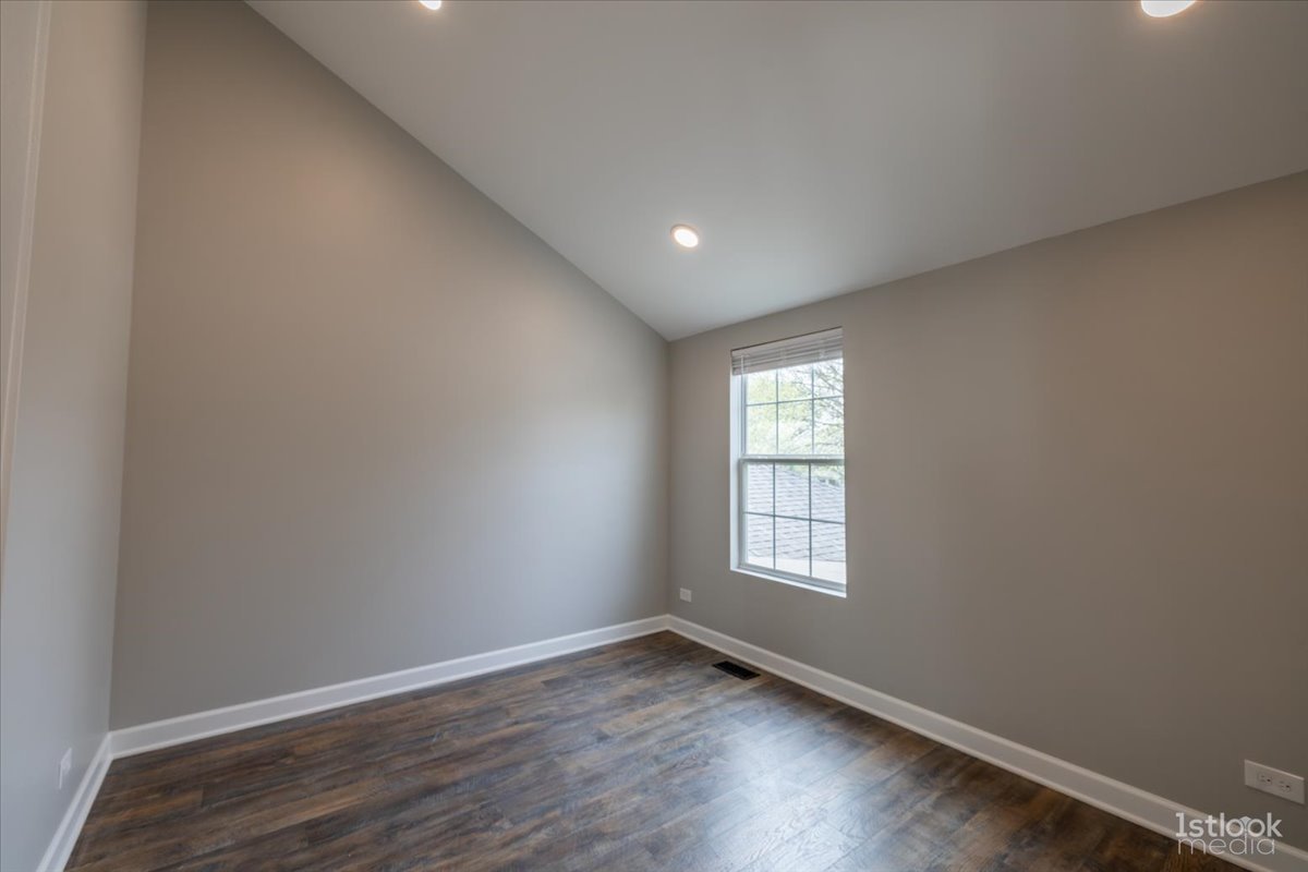 1801 Shetland Road Naperville, IL 60565 - Photo 15 of 19