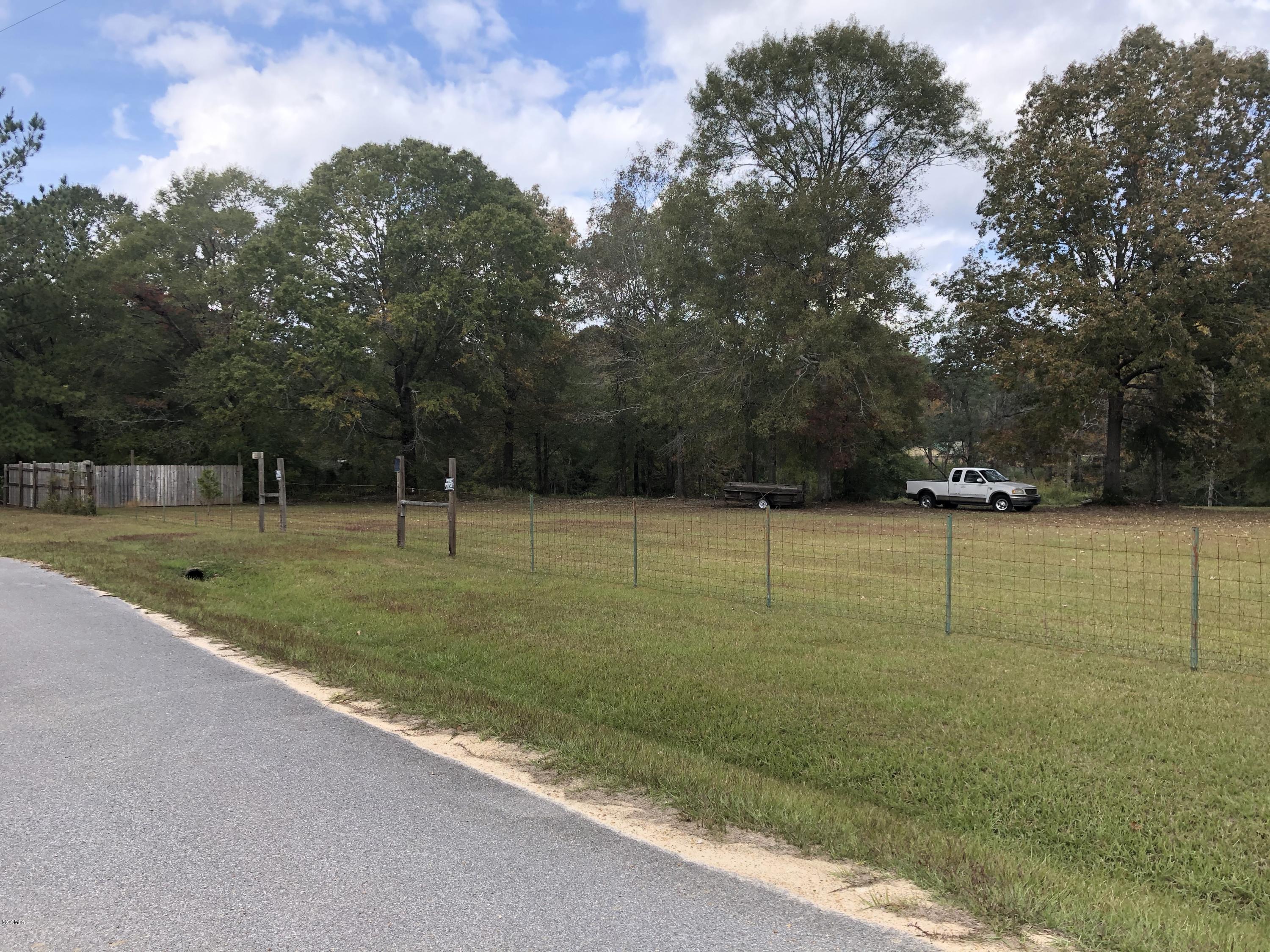 129 Scott Eubanks Road Lucedale, MS 39452 - Photo 4 of 11 8ZdLLyyDQnivnyOMA8eP1g