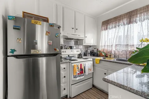 $5,300,000 | 1825 North Gramercy Place, Los Angeles, CA 90028