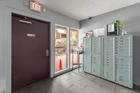 $5,300,000 | 1825 North Gramercy Place, Los Angeles, CA 90028