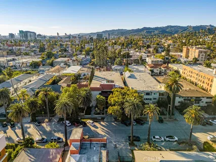 $5,300,000 | 1825 North Gramercy Place, Los Angeles, CA 90028