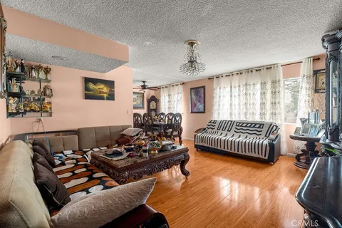 $5,300,000 | 1825 North Gramercy Place, Los Angeles, CA 90028