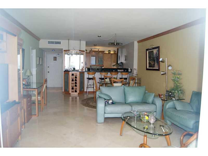 5601 Collins Avenue, Unit 1007 Miami Beach, FL 33140 - Photo 11 of 19 Exterior Front