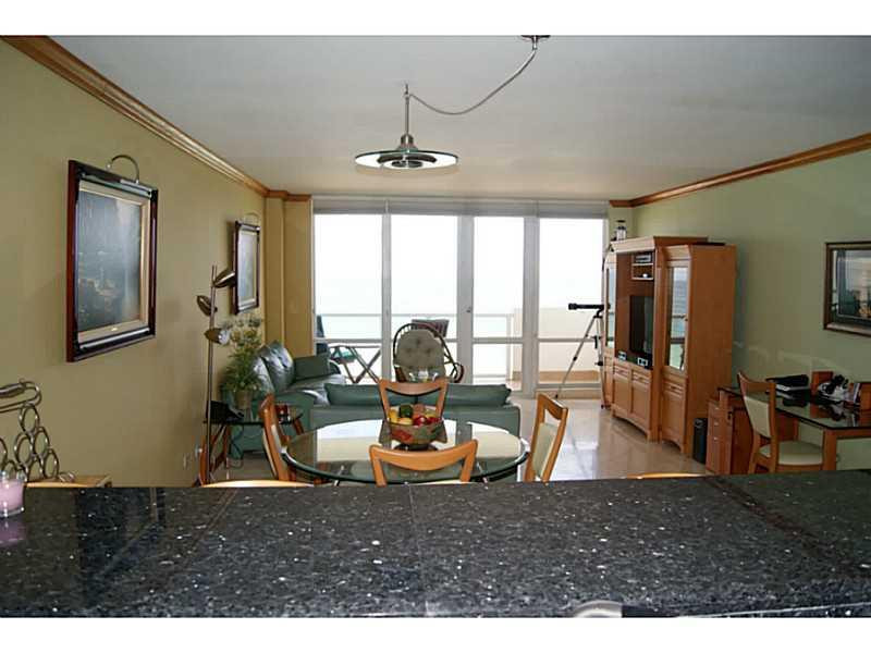 5601 Collins Avenue, Unit 1007 Miami Beach, FL 33140 - Photo 6 of 19 Exterior Front