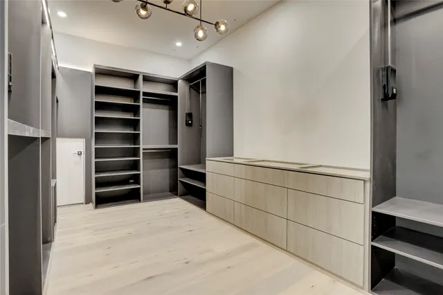 $2,099,999 | 1906 West 14th Street, Houston, TX 77008