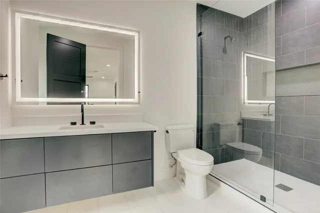 $2,099,999 | 1906 West 14th Street, Houston, TX 77008