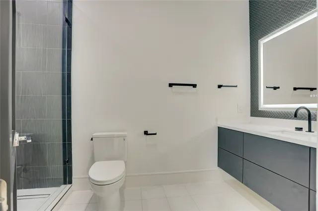 $2,099,999 | 1906 West 14th Street, Houston, TX 77008