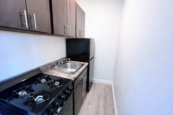 $1,450 | 839 West Sheridan Road, Unit 205, Chicago, IL 60613