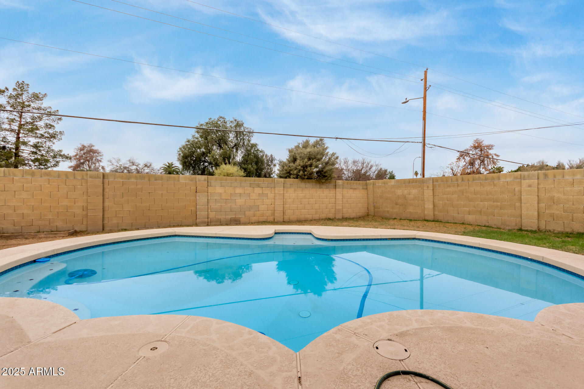8536 North 42nd Drive Phoenix, AZ 85051 - Photo 11 of 39 a view of a tennis court