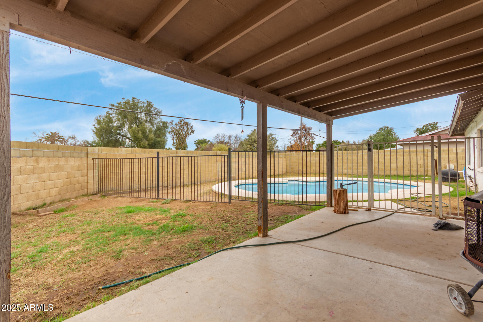 8536 North 42nd Drive Phoenix, AZ 85051 - Photo 10 of 39 a view of a backyard of the house
