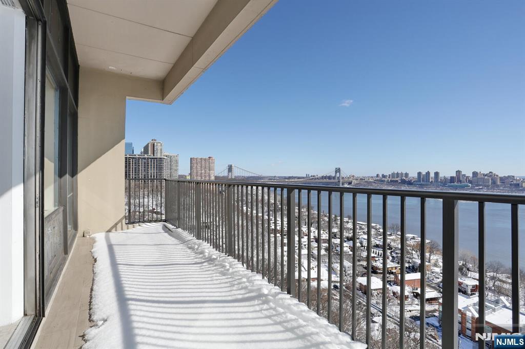 3 Horizon Road, Unit 1432 Fort Lee, NJ 07024 - Photo 22 of 49 a view of balcony with city view