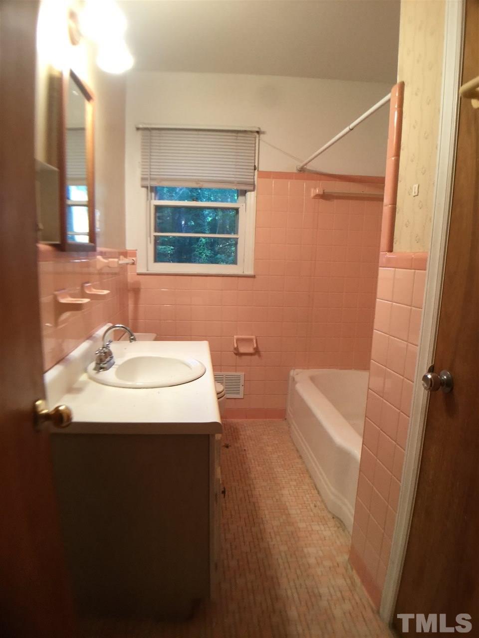 914 Ralph Drive Cary, NC 27511 - Photo 4 of 5 Gallery Image 4
