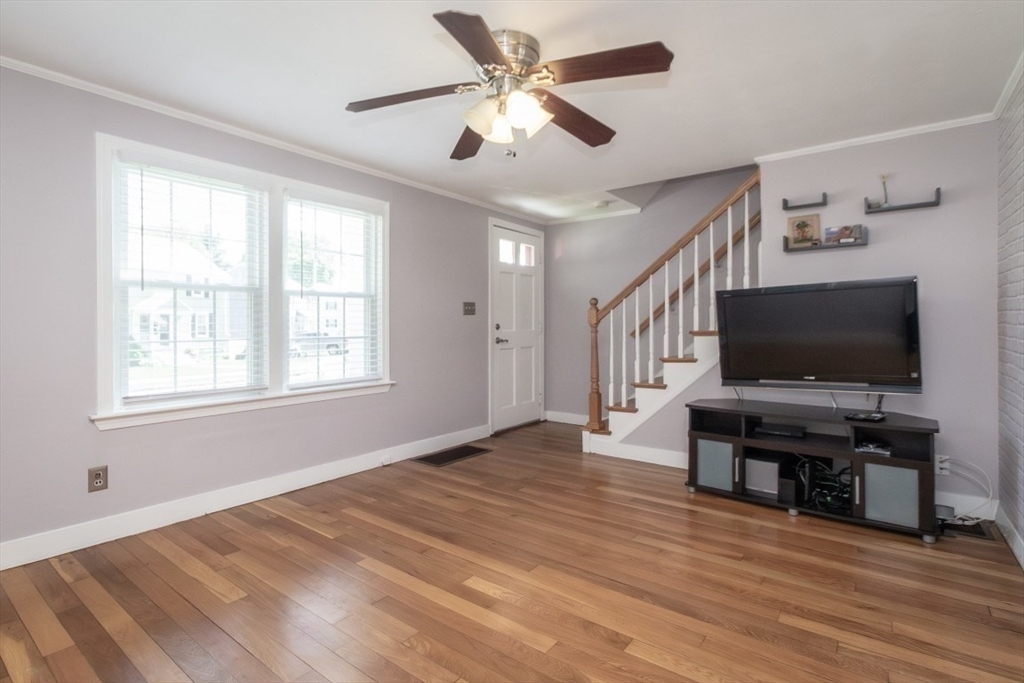 32 Hamilton Road, Unit 32 Wakefield, MA 01880 - Photo 5 of 39