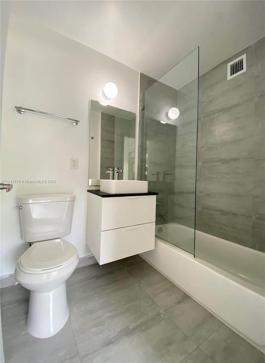 1201 South Biscayne Point Road Miami Beach, FL 33141 - Photo 16 of 62