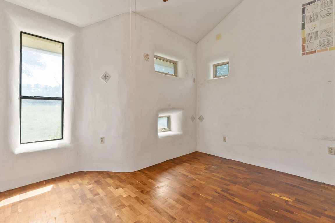 1400 Cobb Creek Road Georgetown, TX 78633 - Photo 18 of 38 an empty room with a window
