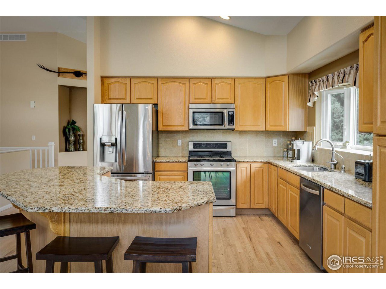 2740 Prairie Ridge Court Lafayette, CO 80026 - Photo 8 of 40 Perfect For Entertaining