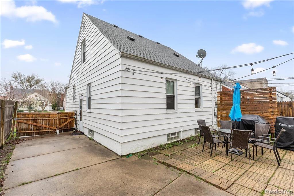 2402 Harvard Road Berkley, MI 48072 - Photo 24 of 27