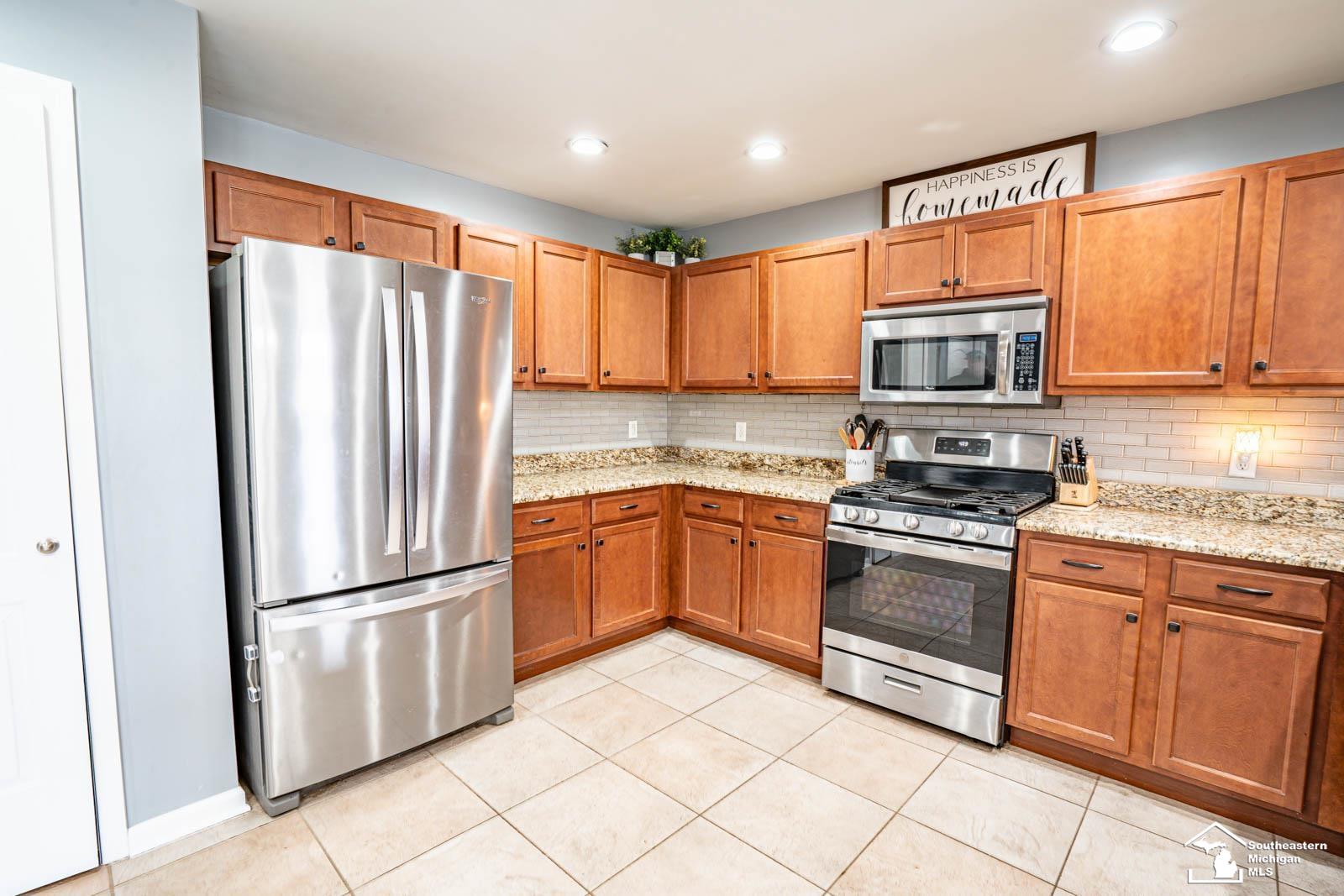835 Golf Ridge Circle Dundee, MI 48131 - Photo 14 of 48