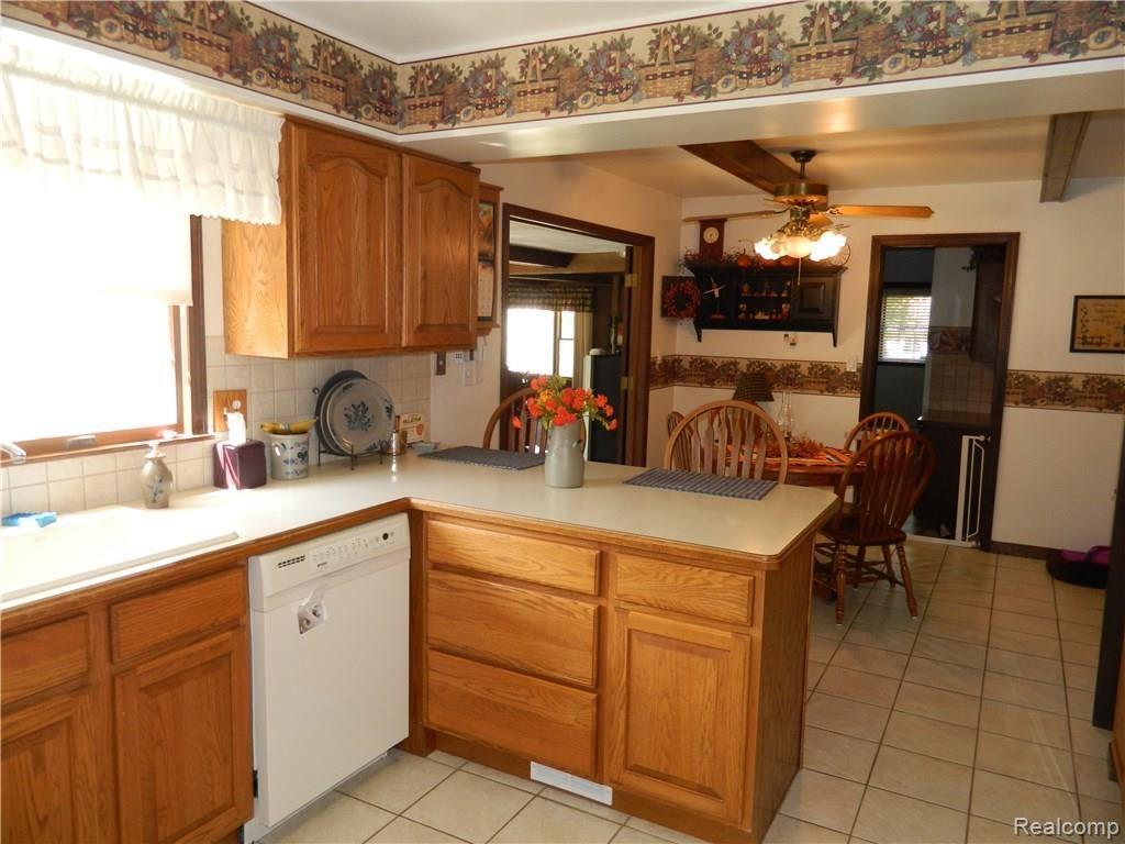 23113 Currie Road South Lyon, MI 48178 - Photo 25 of 49 Kitchen