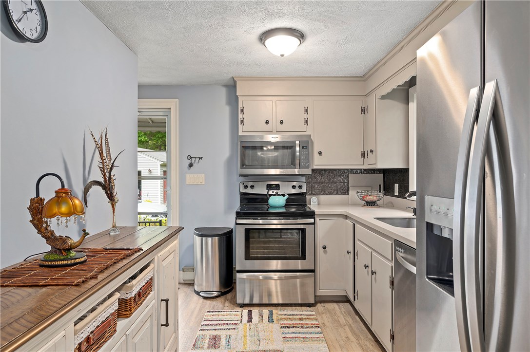 175 Benedict Road Burrillville, RI 02830 - Photo 8 of 50