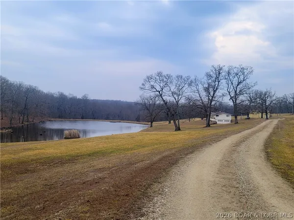 $595,000 | Undisclosed Address, Versailles, MO 65084