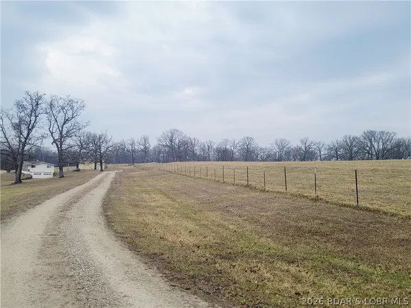 $595,000 | Undisclosed Address, Versailles, MO 65084