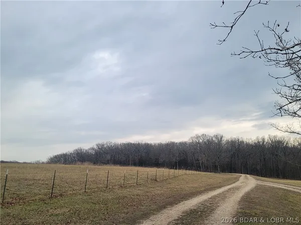 $595,000 | Undisclosed Address, Versailles, MO 65084