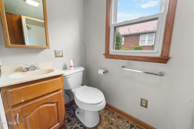 $159,000 | 13390 Glenbrook Avenue, Meadowview, VA 24361