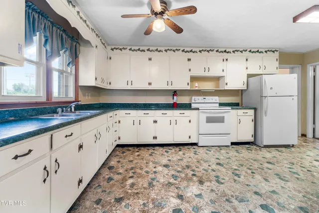 $159,000 | 13390 Glenbrook Avenue, Meadowview, VA 24361